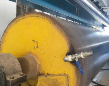 2025年11月23日山东潍坊压辊机导热油加热系统清洗换油工程结束
