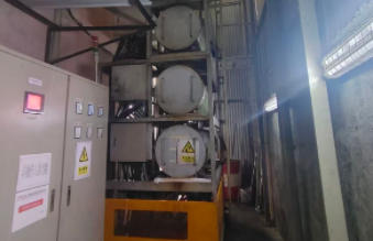 2025年12月2日深圳电子科技公司导热油锅炉系洗换油工程结束